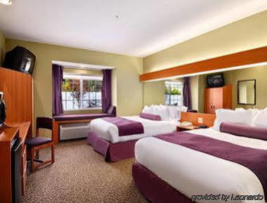 Stay Beyond Inn & Suites Elma Exterior photo